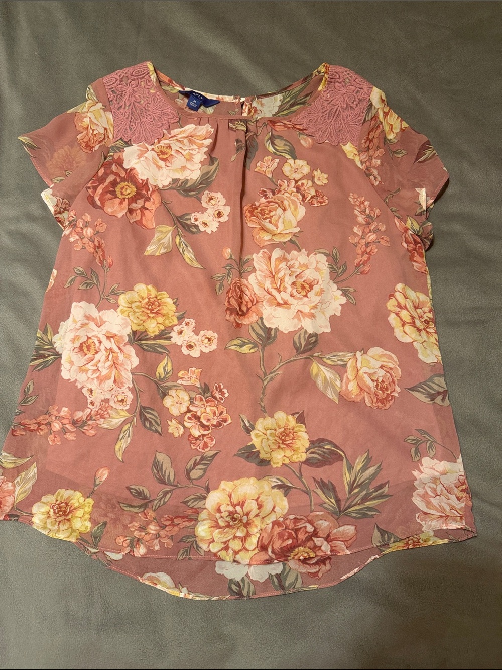 Apt. 9 Dusty Rose Floral Lace Yoke Blouse